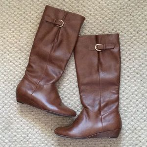 Tall wedge boot with buckle